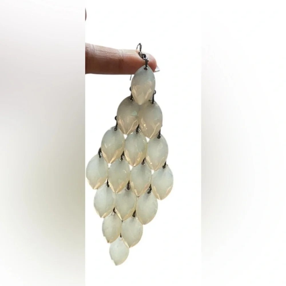 Elegant Cream Dangle Earrings - Picture 4 of 4